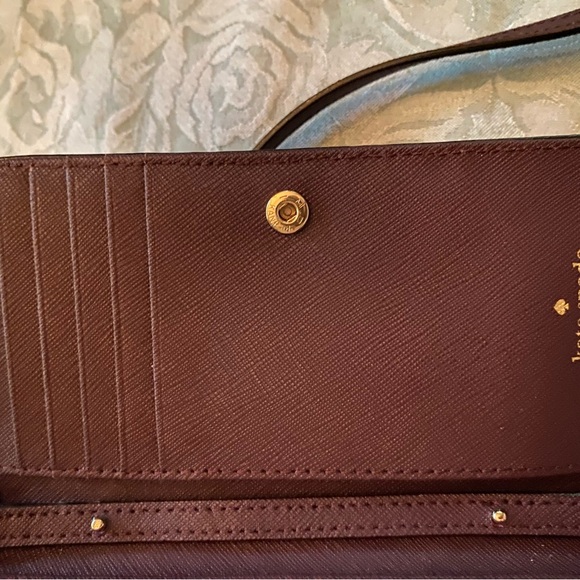 Kate Spade Crossbody Wallet in Classic Burgundy Leather - Picture 4 of 6